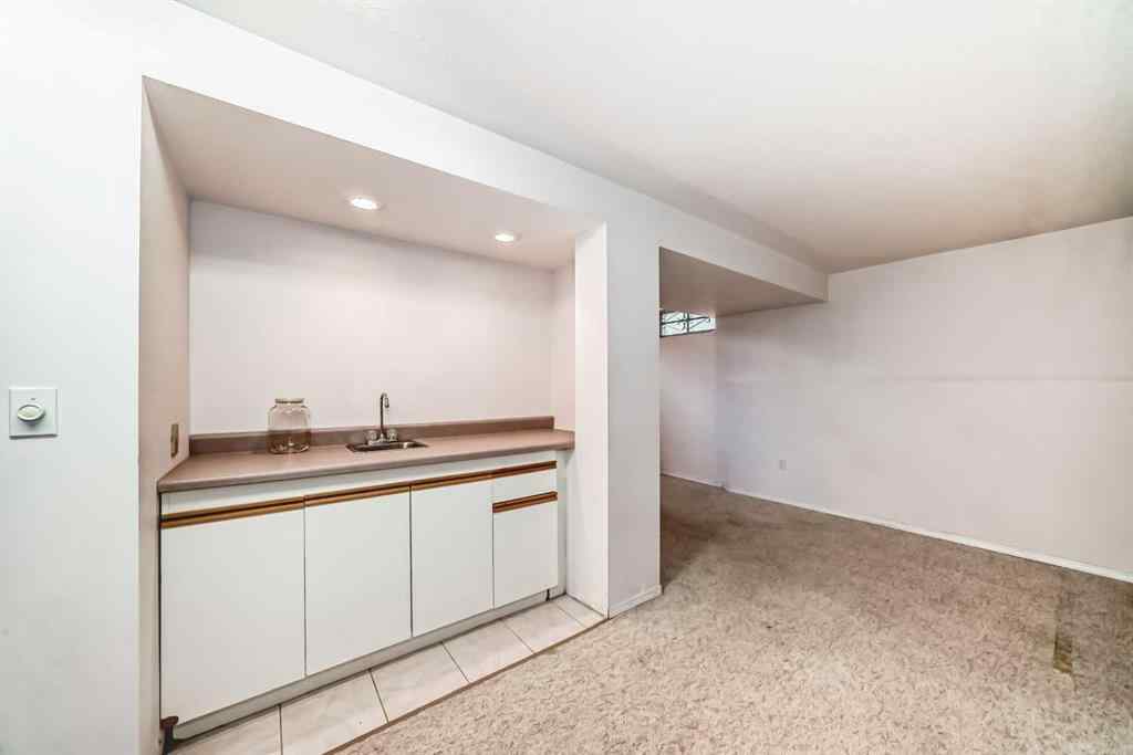 MLS® A2256394 - 352 Malvern Close NE in Marlborough Park Calgary, Residential