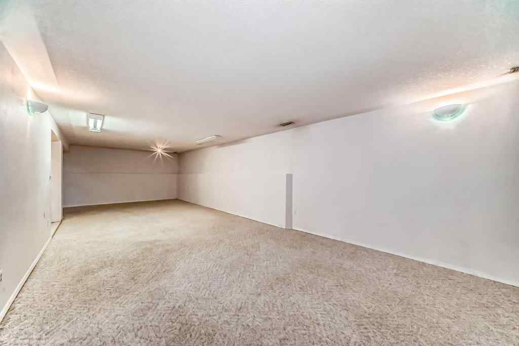 MLS® A2256394 - 352 Malvern Close NE in Marlborough Park Calgary, Residential