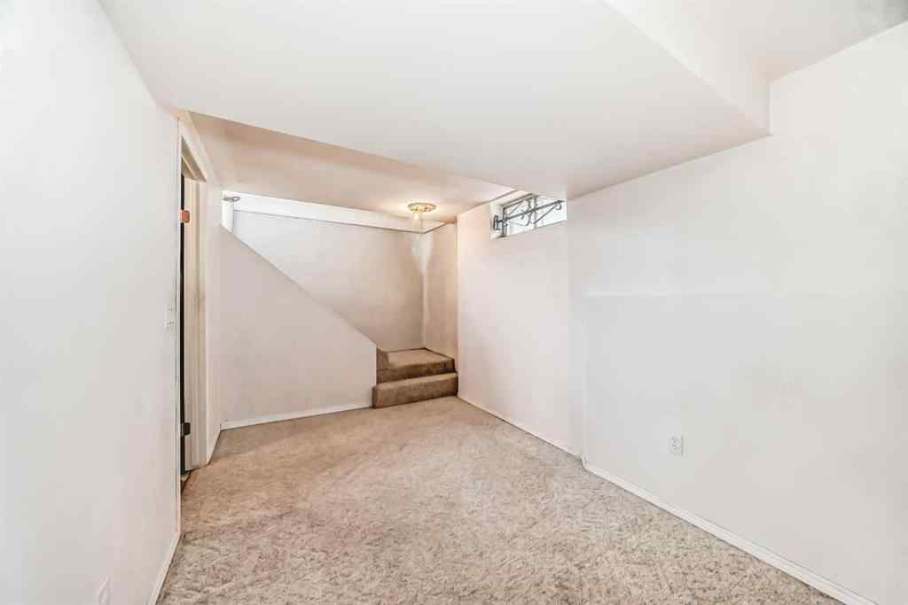 MLS® A2256394 - 352 Malvern Close NE in Marlborough Park Calgary, Residential