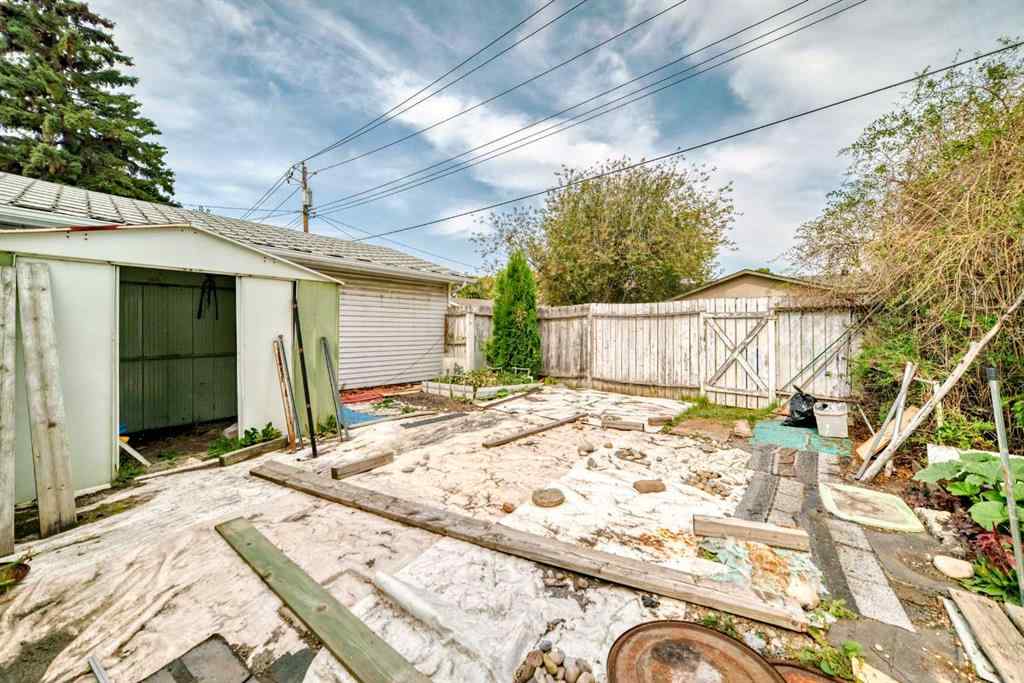 MLS® A2256394 - 352 Malvern Close NE in Marlborough Park Calgary, Residential