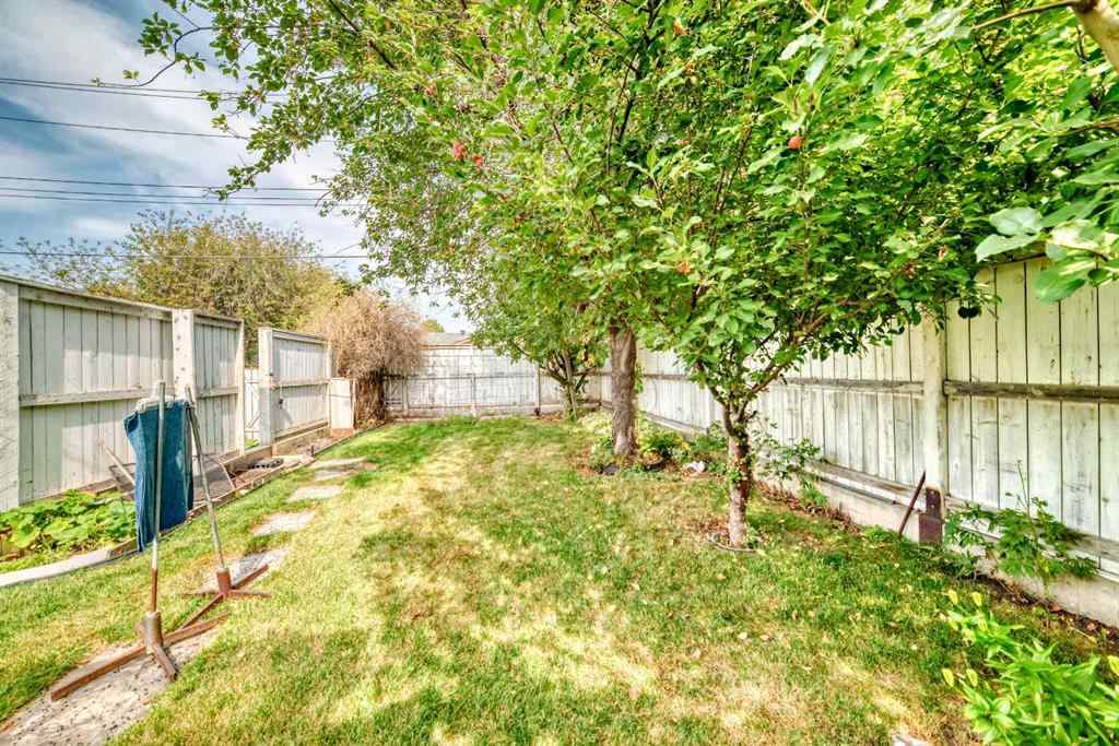 MLS® A2256394 - 352 Malvern Close NE in Marlborough Park Calgary, Residential