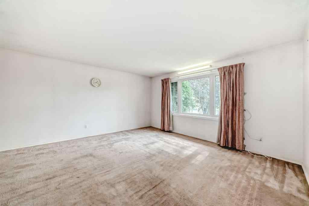 MLS® A2256394 - 352 Malvern Close NE in Marlborough Park Calgary, Residential