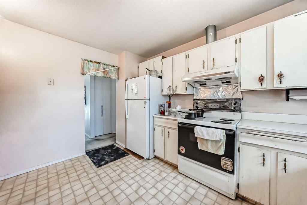 MLS® A2256394 - 352 Malvern Close NE in Marlborough Park Calgary, Residential