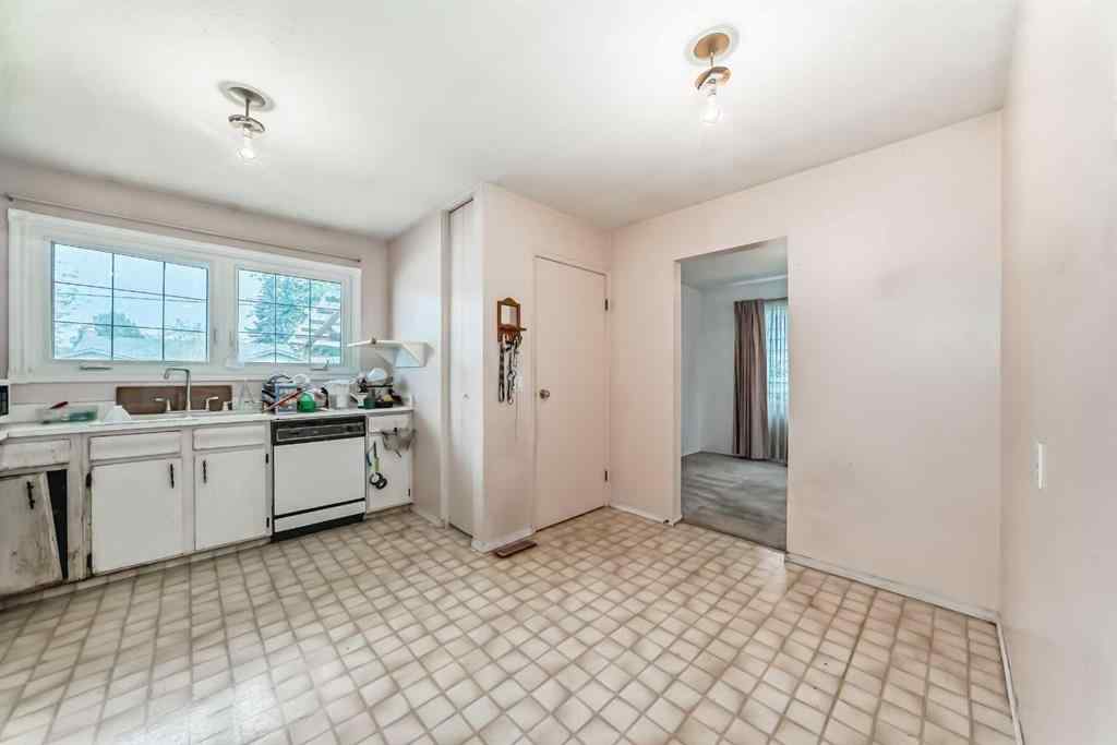 MLS® A2256394 - 352 Malvern Close NE in Marlborough Park Calgary, Residential