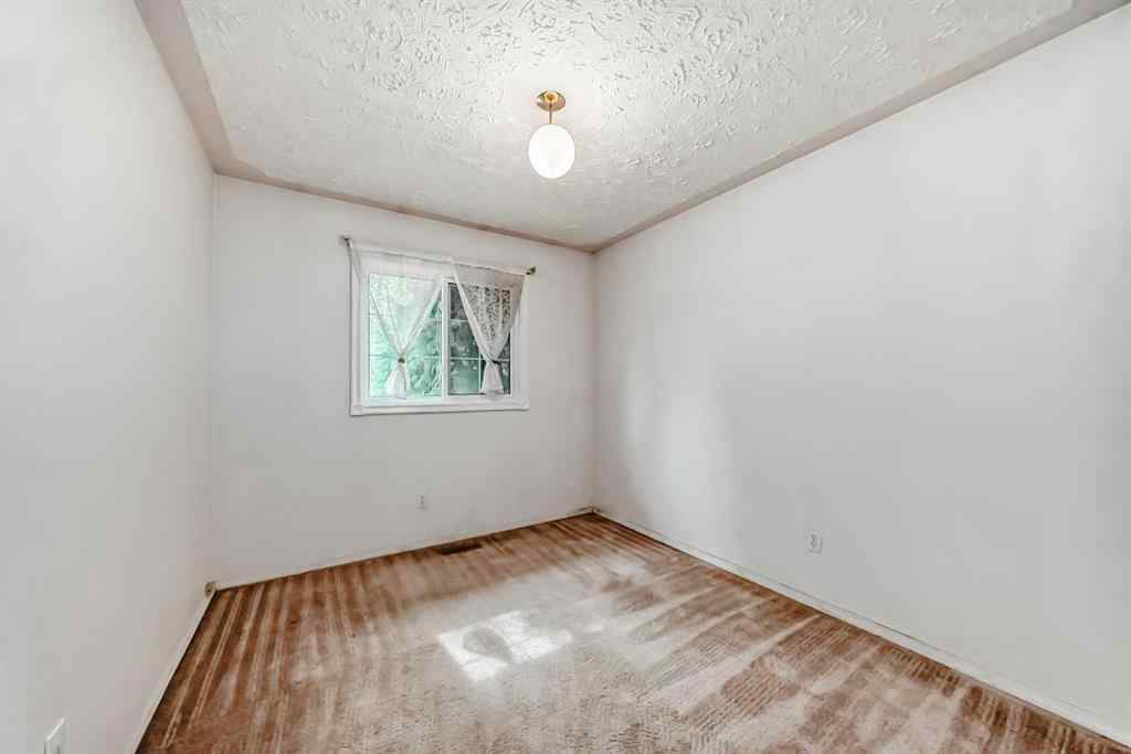 MLS® A2256394 - 352 Malvern Close NE in Marlborough Park Calgary, Residential