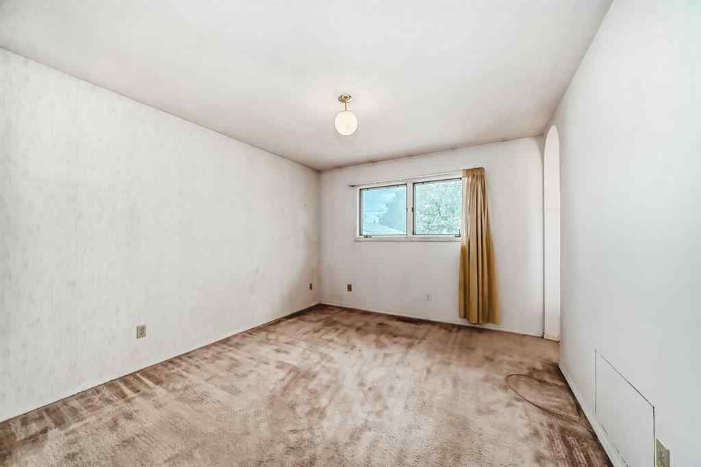 MLS® A2256394 - 352 Malvern Close NE in Marlborough Park Calgary, Residential