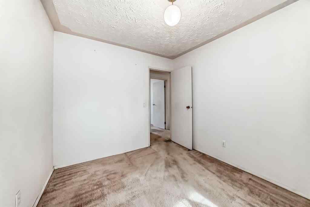 MLS® A2256394 - 352 Malvern Close NE in Marlborough Park Calgary, Residential