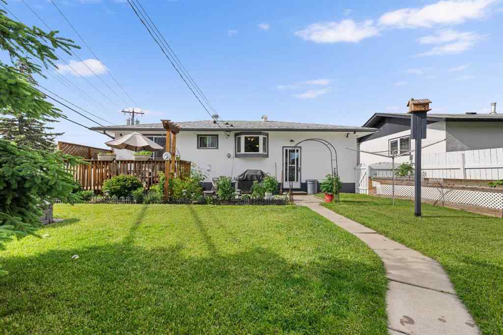 MLS® A2256395 - 249 Acadia Drive SE in Acadia Calgary, Residential