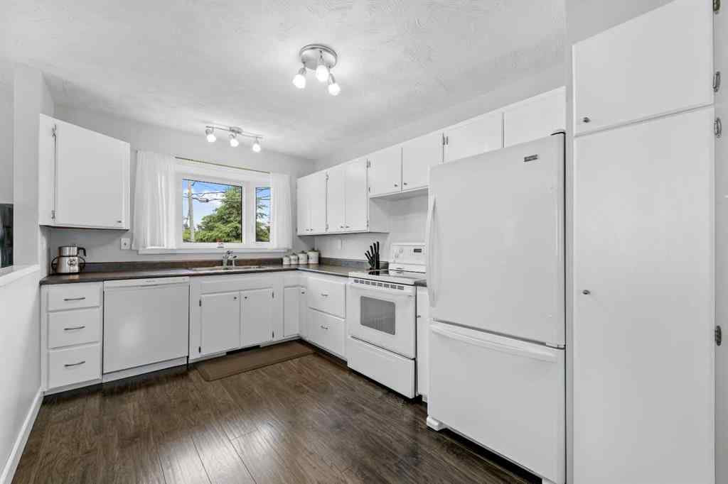 MLS® A2256395 - 249 Acadia Drive SE in Acadia Calgary, Residential