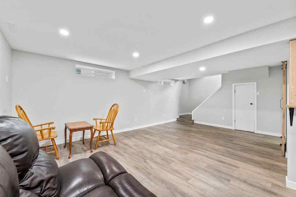 MLS® A2256395 - 249 Acadia Drive SE in Acadia Calgary, Residential