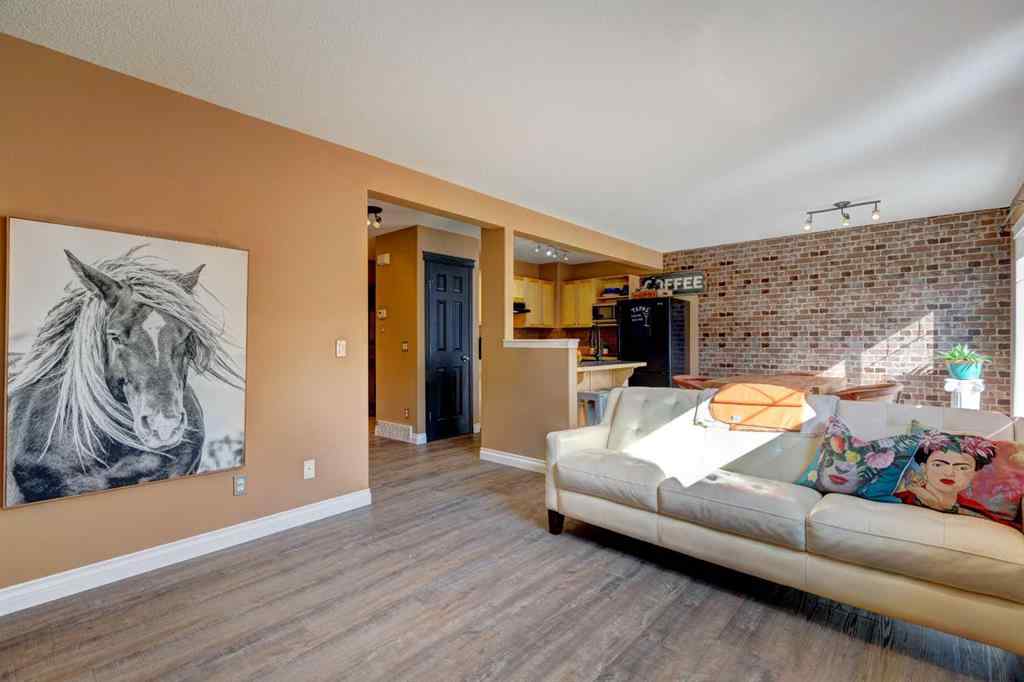 MLS® A2256396 - 109 Hillview Terrace  in Hillview Estates Strathmore, Residential