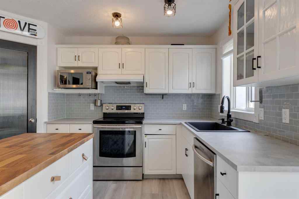 MLS® A2256397 - 1374 Strathcona Drive SW in Strathcona Park Calgary, Residential