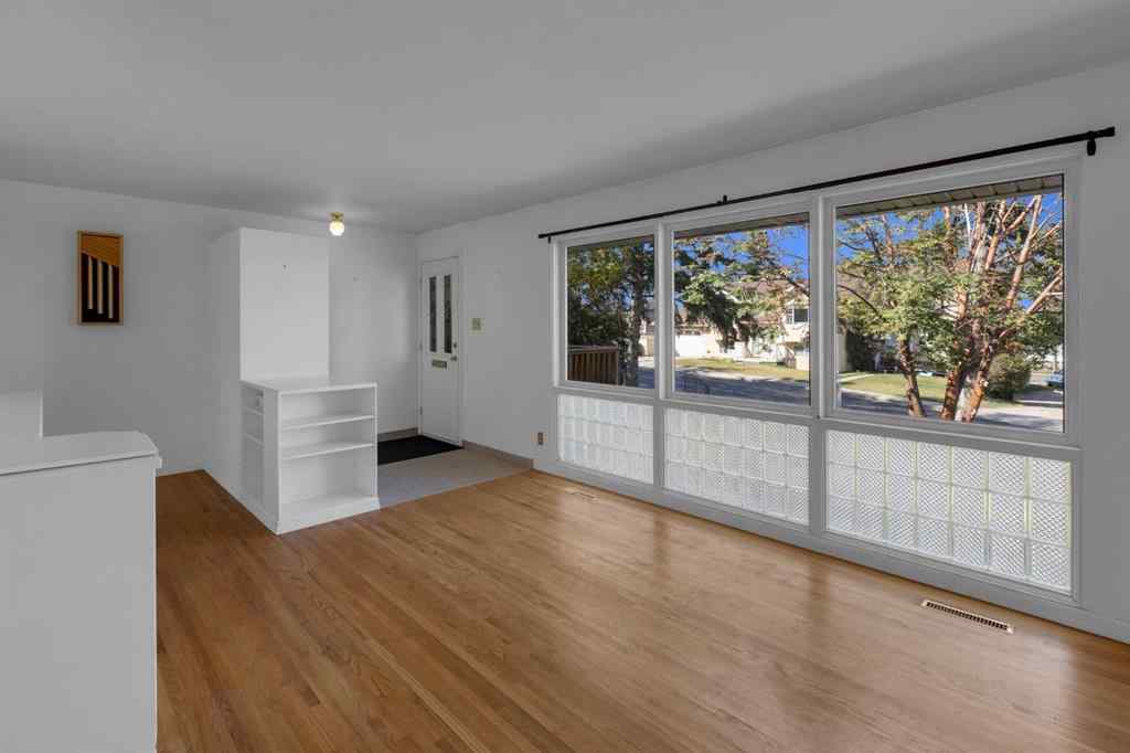 MLS® A2256402 - 419 33 Avenue NE in Winston Heights/Mountview Calgary, Residential