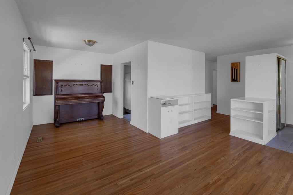 MLS® A2256402 - 419 33 Avenue NE in Winston Heights/Mountview Calgary, Residential