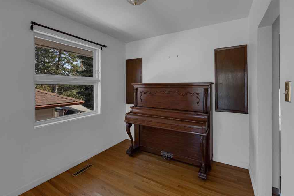 MLS® A2256402 - 419 33 Avenue NE in Winston Heights/Mountview Calgary, Residential