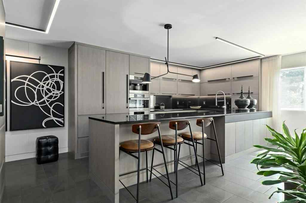 MLS® A2256406 - Unit #404 629 Royal Avenue SW in Lower Mount Royal Calgary, Residential