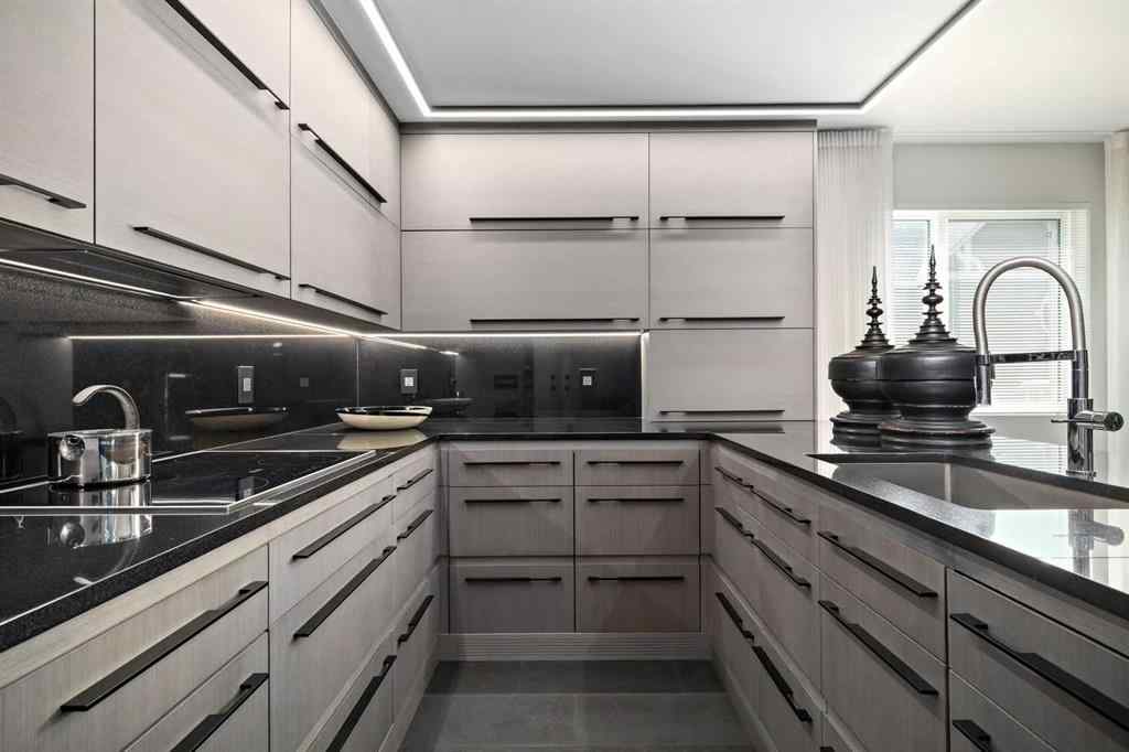 MLS® A2256406 - Unit #404 629 Royal Avenue SW in Lower Mount Royal Calgary, Residential
