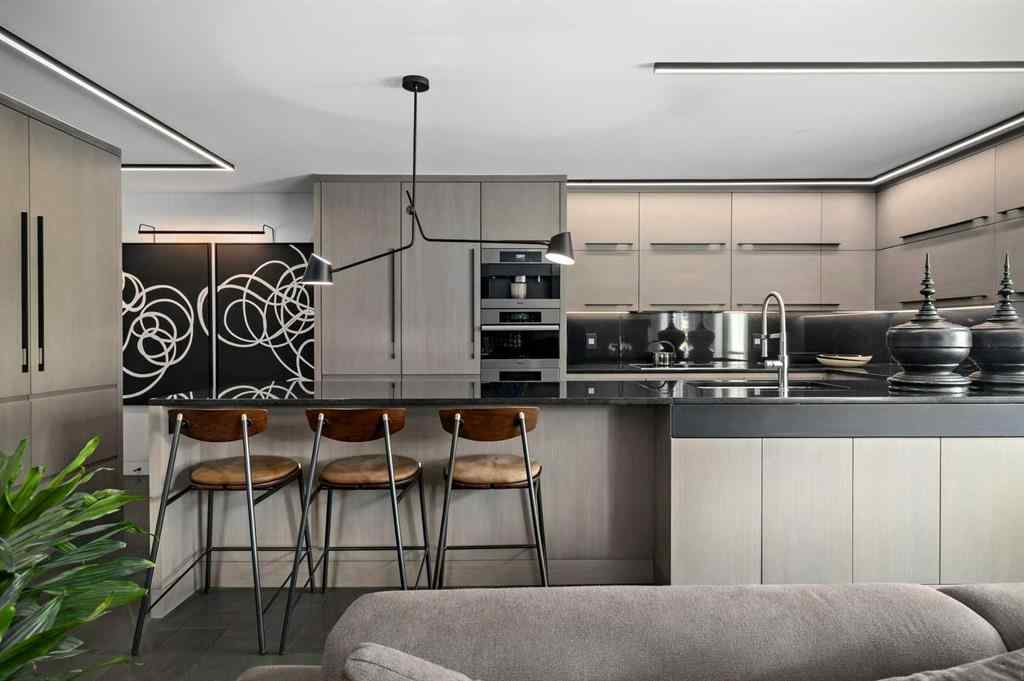 MLS® A2256406 - Unit #404 629 Royal Avenue SW in Lower Mount Royal Calgary, Residential