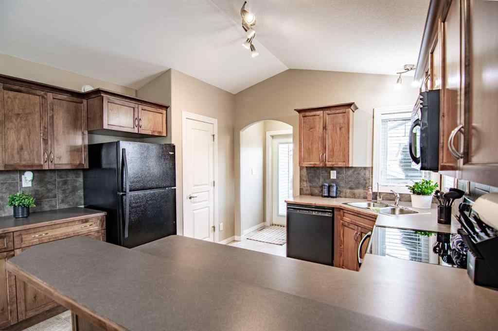 MLS® A2256407 - 10 Reynolds Road  in Ryders Ridge Sylvan Lake, Residential