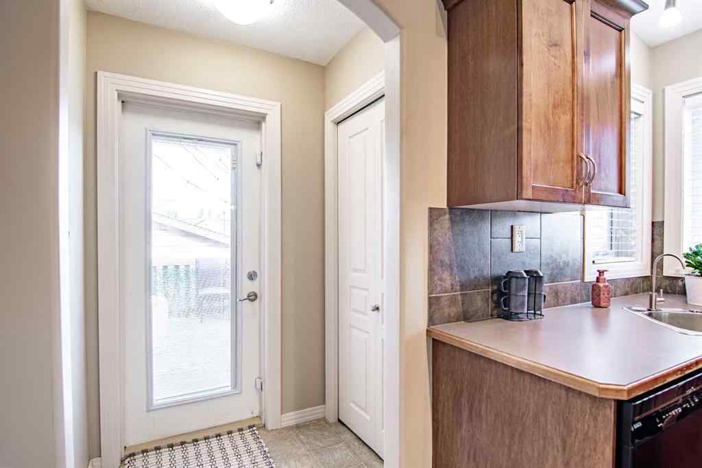 MLS® A2256407 - 10 Reynolds Road  in Ryders Ridge Sylvan Lake, Residential