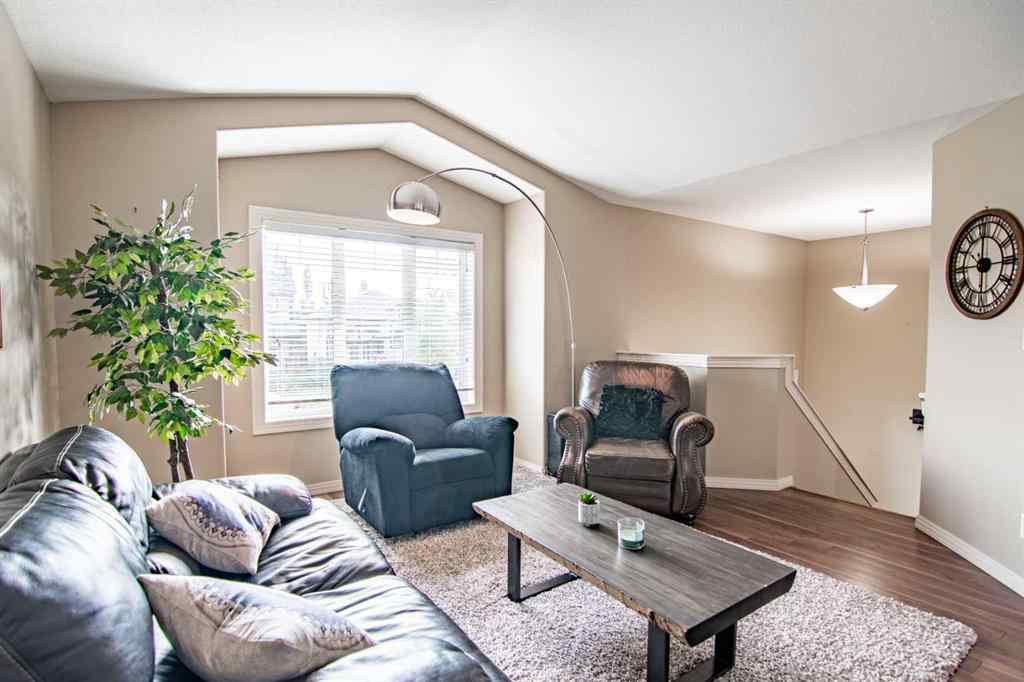 MLS® A2256407 - 10 Reynolds Road  in Ryders Ridge Sylvan Lake, Residential
