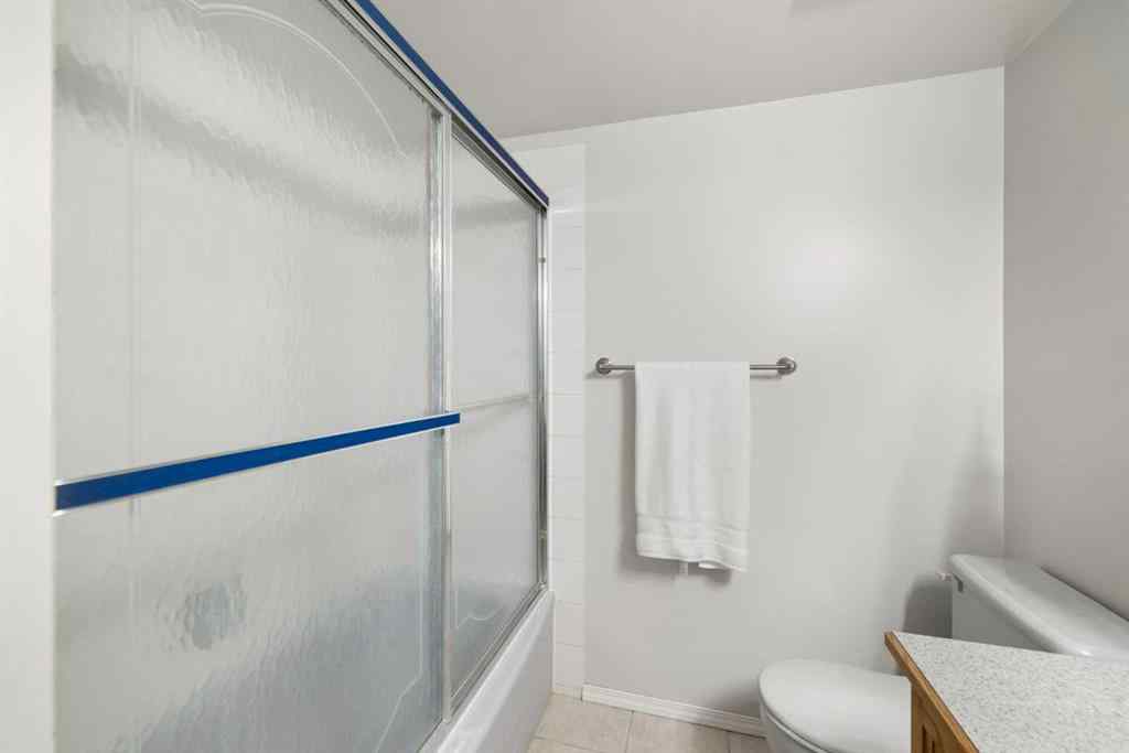 MLS® A2256408 - 28 Millrise Close SW in Millrise Calgary, Residential