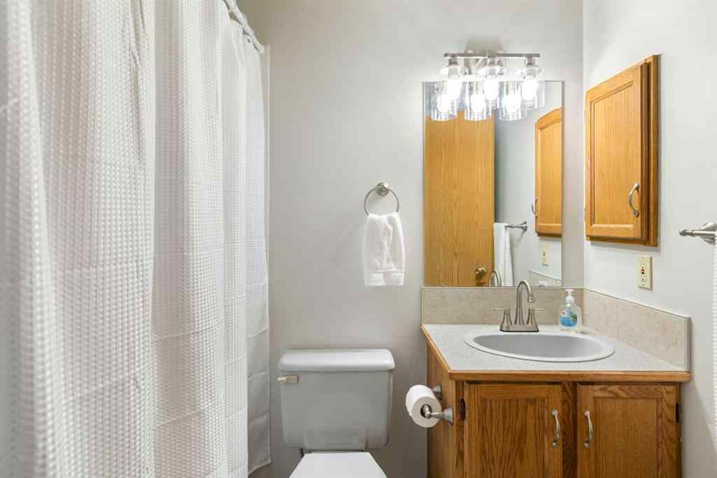 MLS® A2256408 - 28 Millrise Close SW in Millrise Calgary, Residential