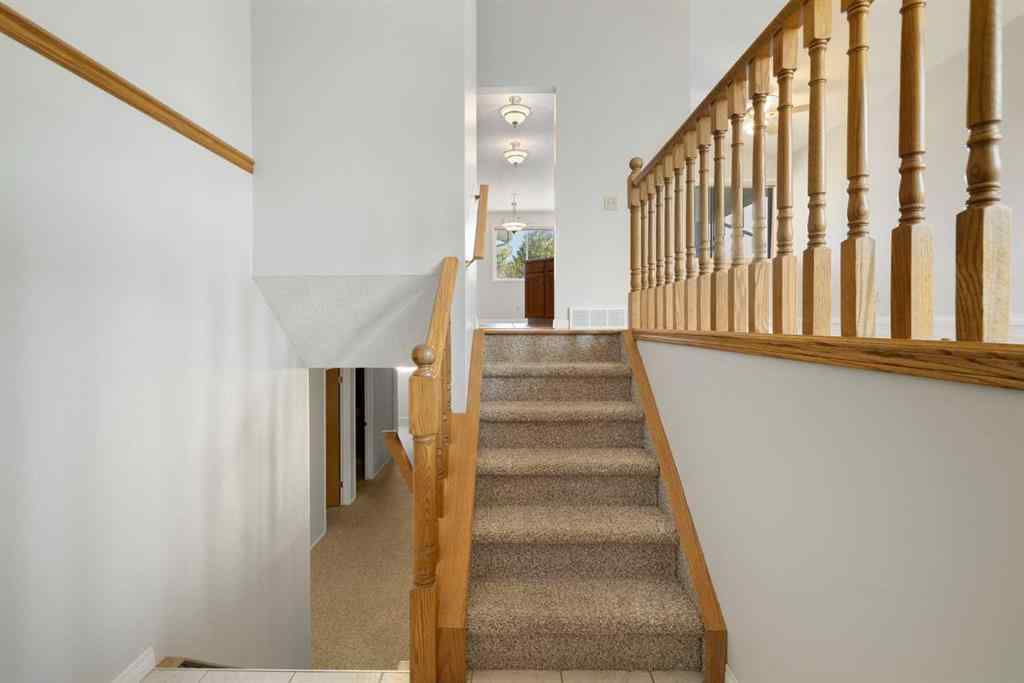 MLS® A2256408 - 28 Millrise Close SW in Millrise Calgary, Residential