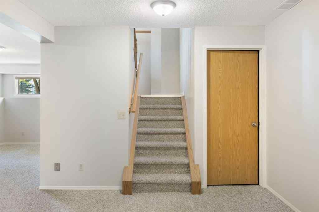 MLS® A2256408 - 28 Millrise Close SW in Millrise Calgary, Residential