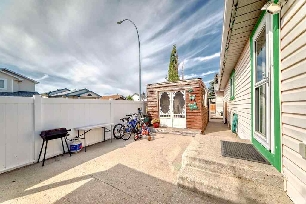 MLS® A2256410 - 189 Applemead Close SE in Applewood Park Calgary, Residential