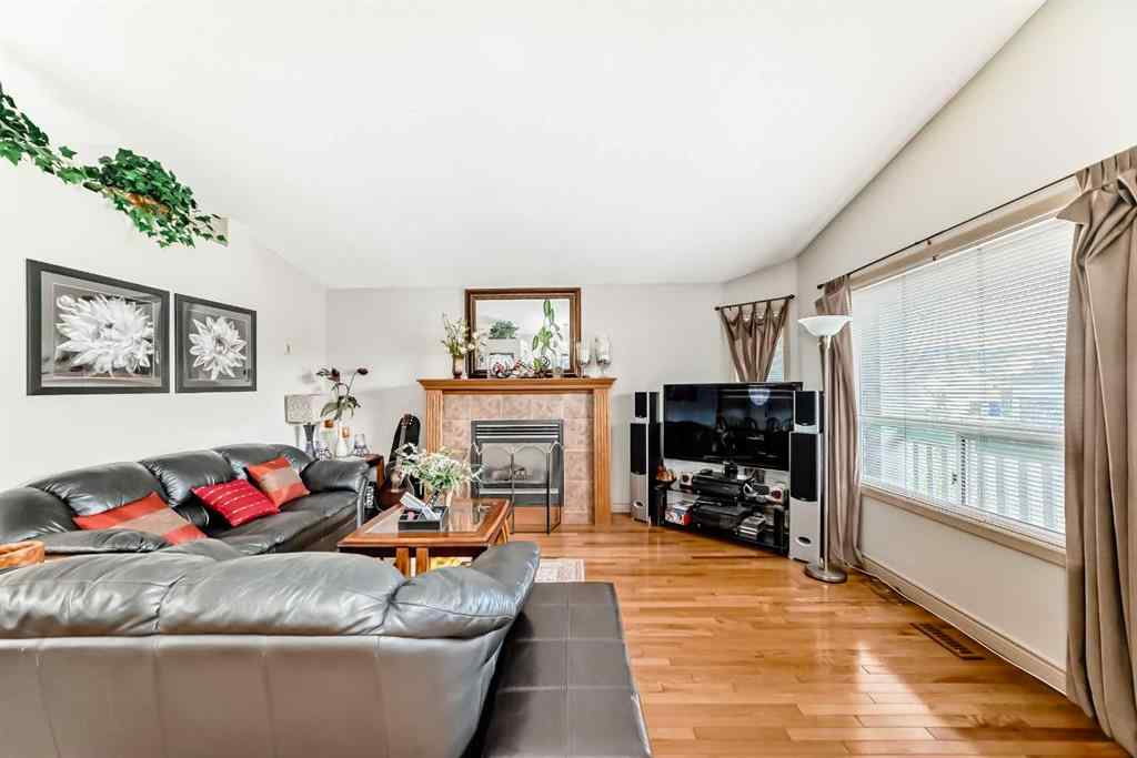 MLS® A2256410 - 189 Applemead Close SE in Applewood Park Calgary, Residential
