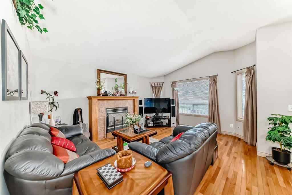 MLS® A2256410 - 189 Applemead Close SE in Applewood Park Calgary, Residential