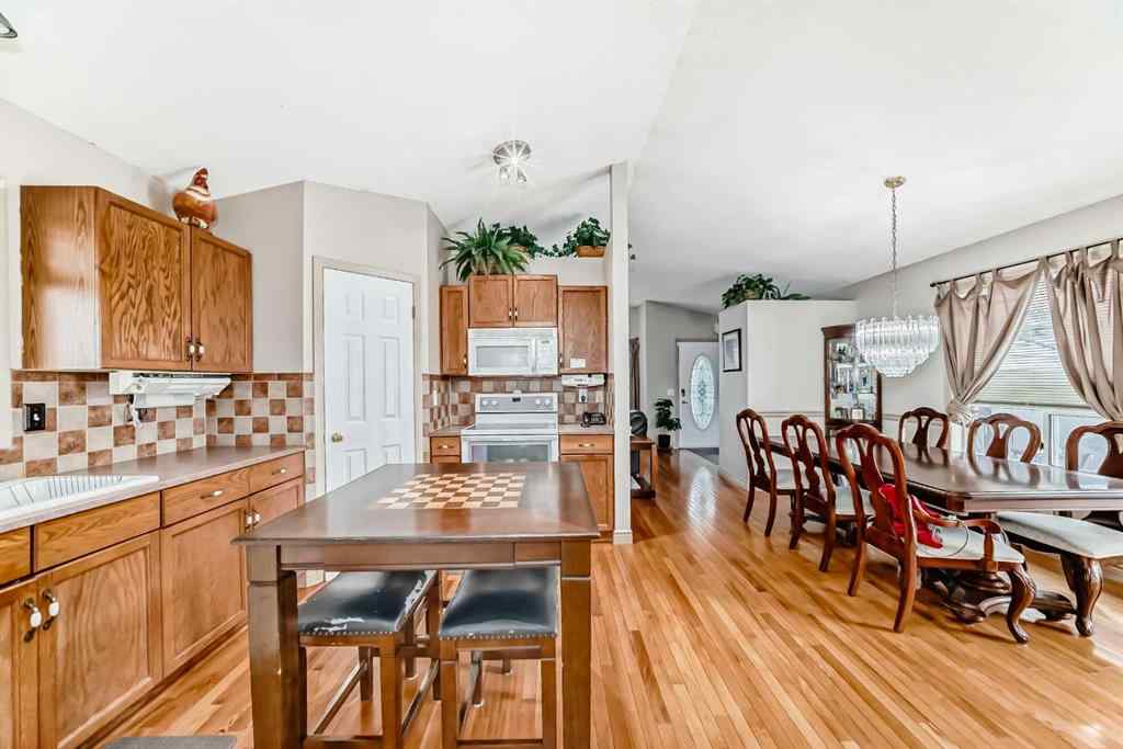 MLS® A2256410 - 189 Applemead Close SE in Applewood Park Calgary, Residential
