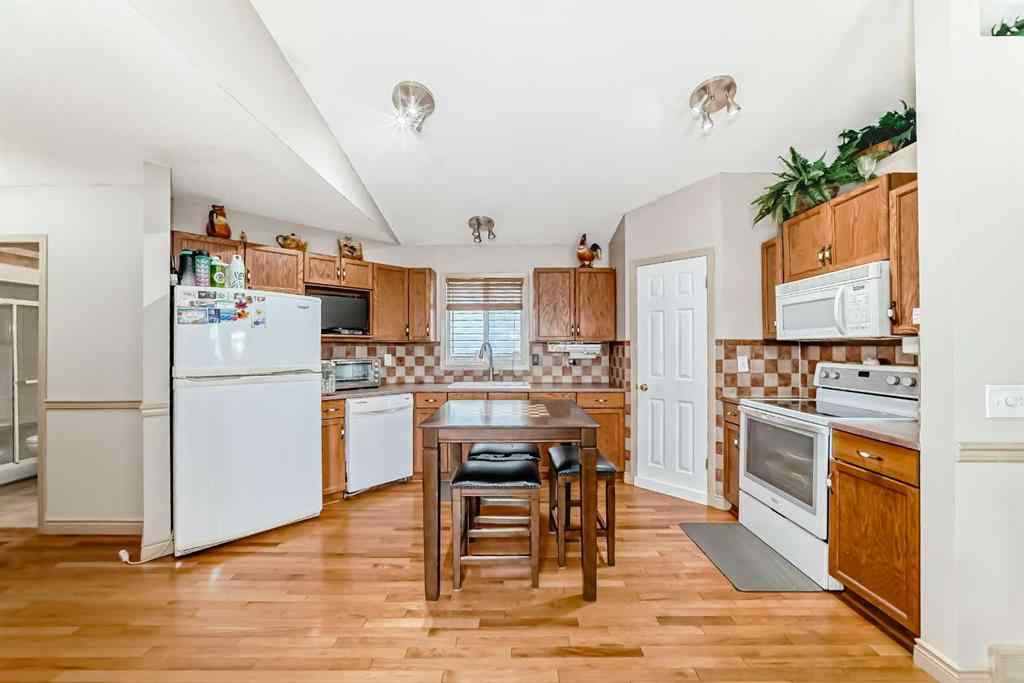 MLS® A2256410 - 189 Applemead Close SE in Applewood Park Calgary, Residential