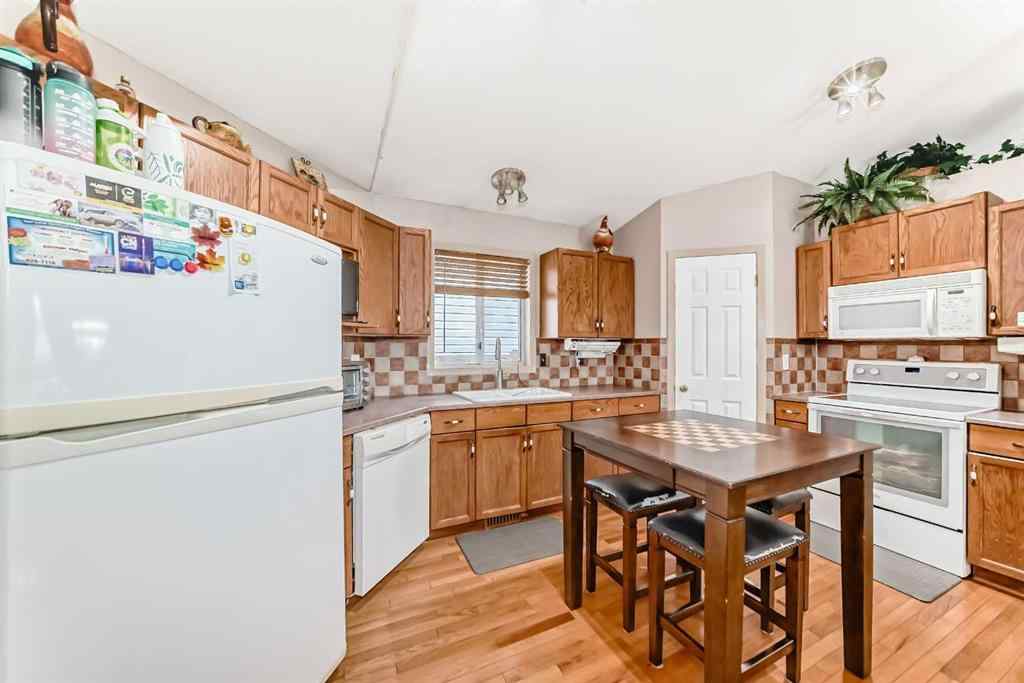 MLS® A2256410 - 189 Applemead Close SE in Applewood Park Calgary, Residential