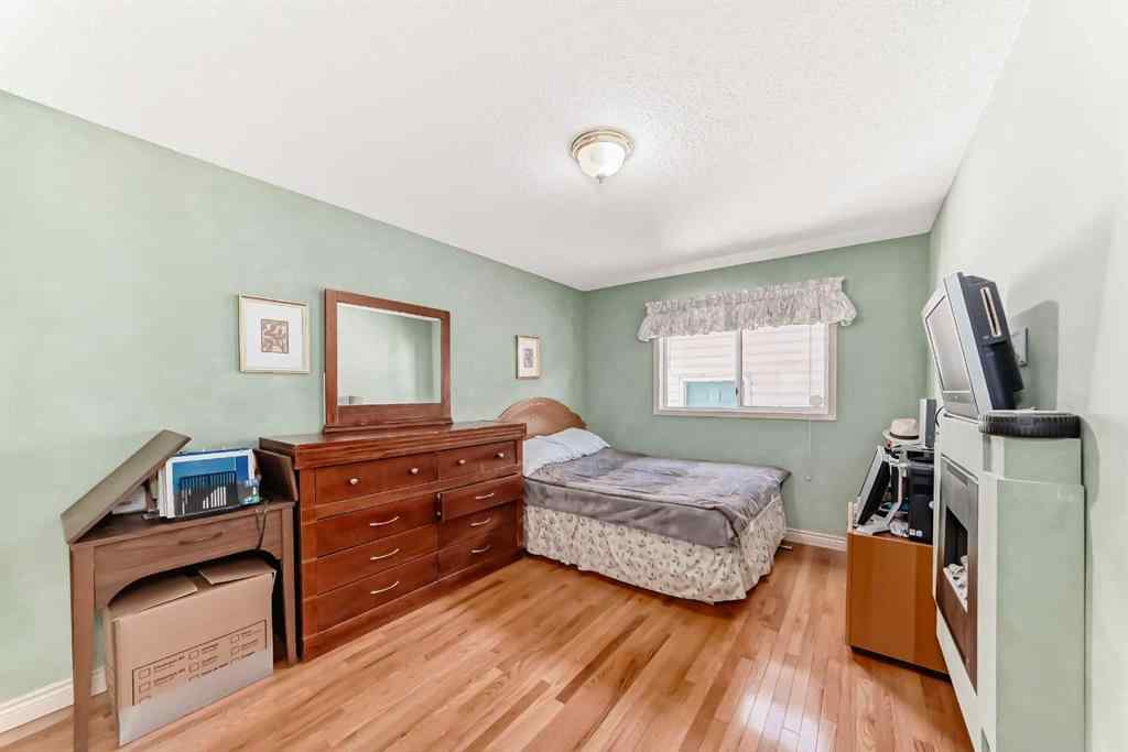 MLS® A2256410 - 189 Applemead Close SE in Applewood Park Calgary, Residential
