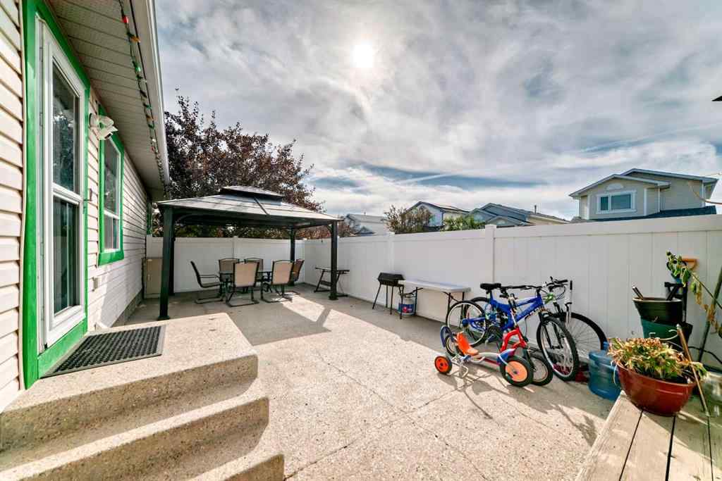 MLS® A2256410 - 189 Applemead Close SE in Applewood Park Calgary, Residential