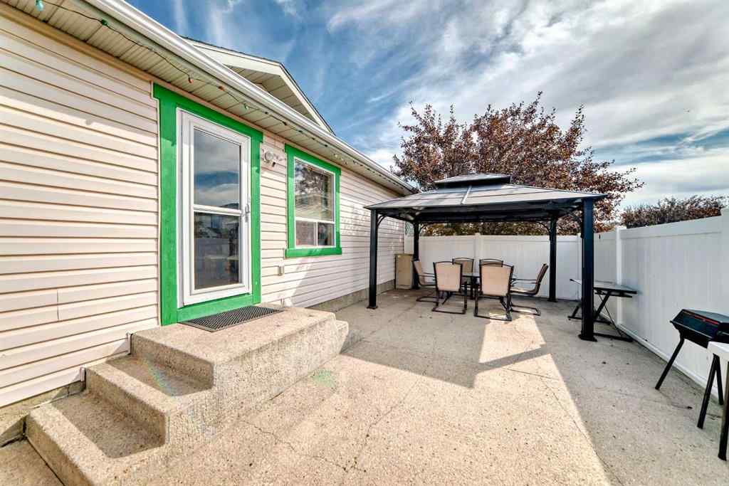 MLS® A2256410 - 189 Applemead Close SE in Applewood Park Calgary, Residential
