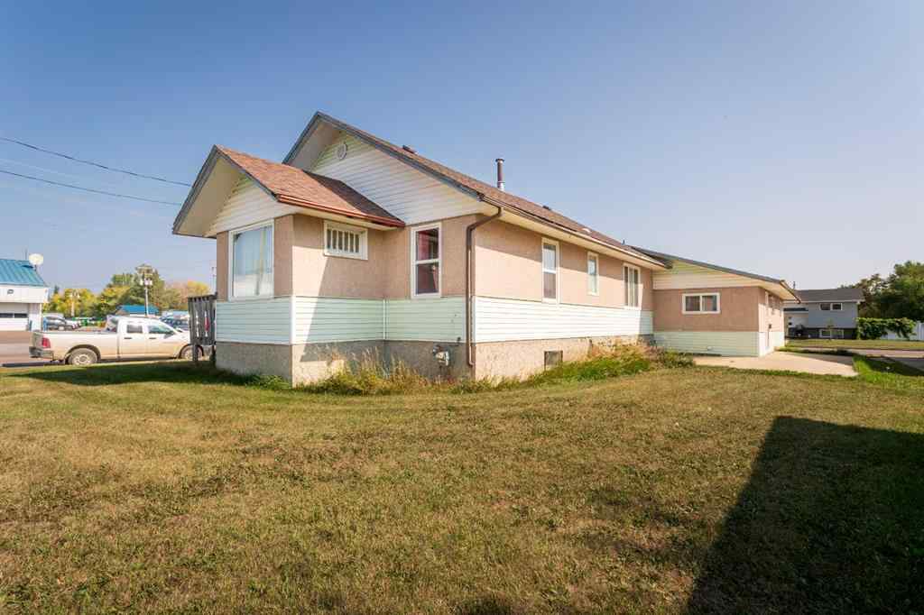 MLS® A2256411 - 1828 49 Avenue  in Wallacefield Lloydminster, Residential