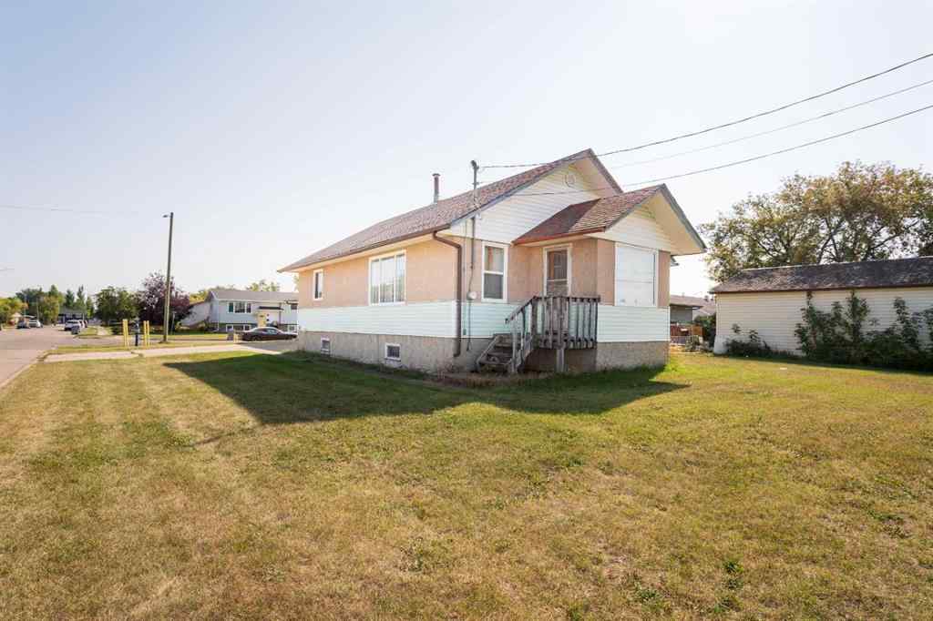 MLS® A2256411 - 1828 49 Avenue  in Wallacefield Lloydminster, Residential