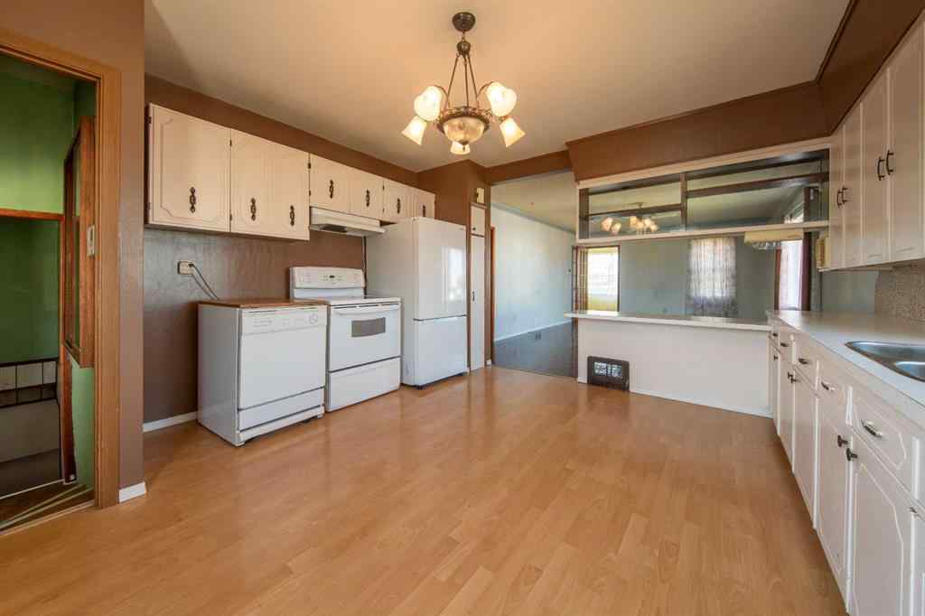 MLS® A2256411 - 1828 49 Avenue  in Wallacefield Lloydminster, Residential