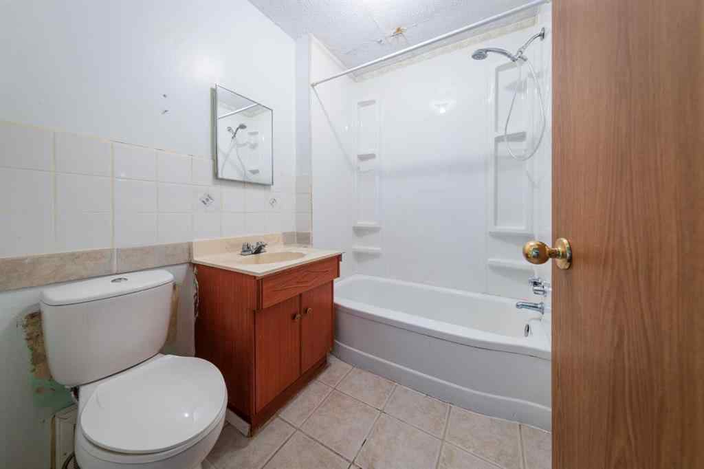 MLS® A2256411 - 1828 49 Avenue  in Wallacefield Lloydminster, Residential