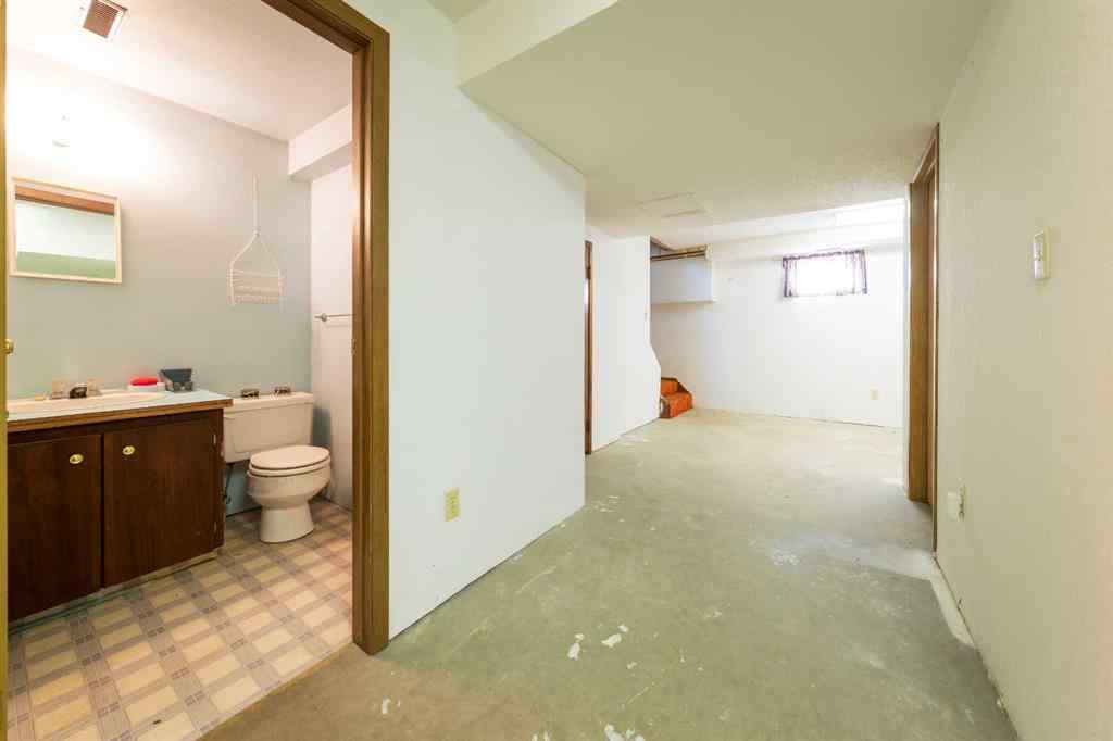 MLS® A2256411 - 1828 49 Avenue  in Wallacefield Lloydminster, Residential