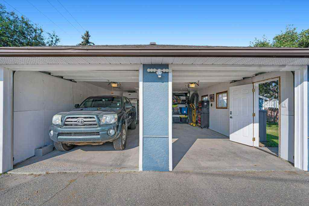 MLS® A2256414 - 1131 15 Avenue NE in Renfrew Calgary, Residential