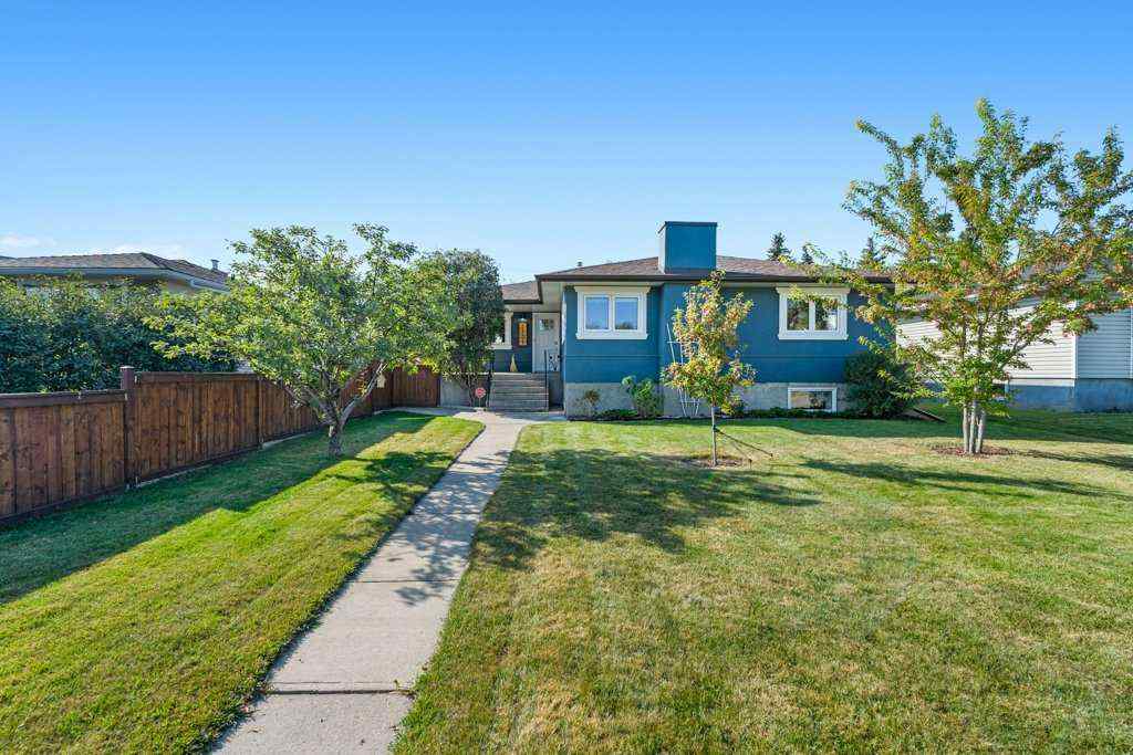 MLS® A2256414 - 1131 15 Avenue NE in Renfrew Calgary, Residential