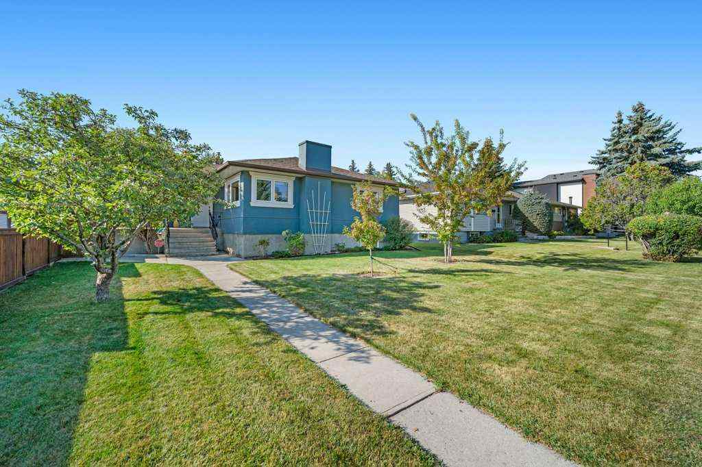MLS® A2256414 - 1131 15 Avenue NE in Renfrew Calgary, Residential