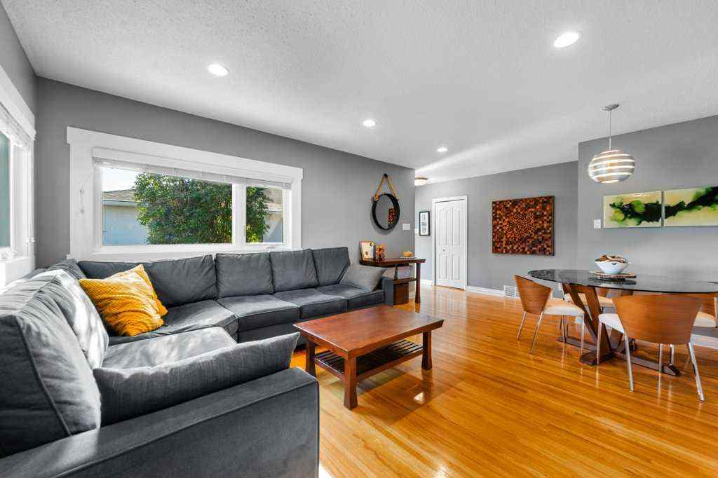 MLS® A2256414 - 1131 15 Avenue NE in Renfrew Calgary, Residential