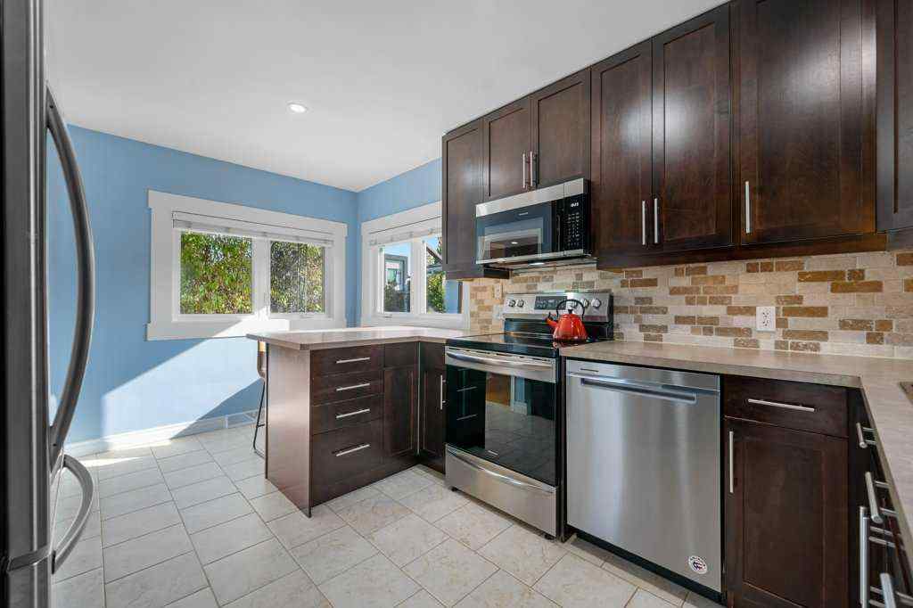 MLS® A2256414 - 1131 15 Avenue NE in Renfrew Calgary, Residential