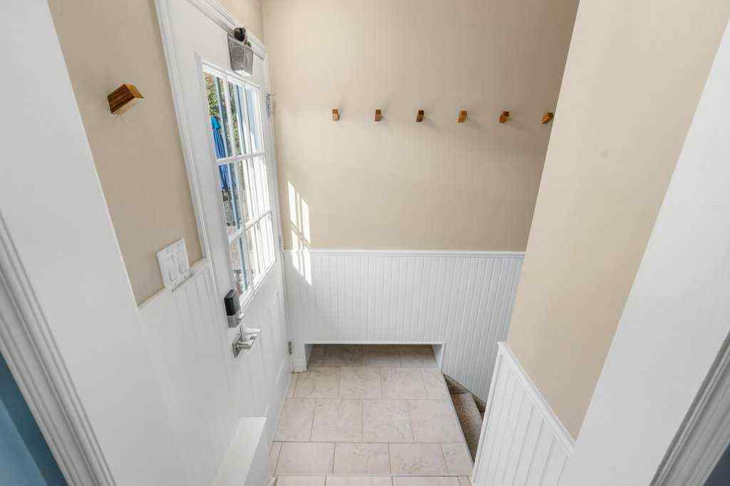 MLS® A2256414 - 1131 15 Avenue NE in Renfrew Calgary, Residential