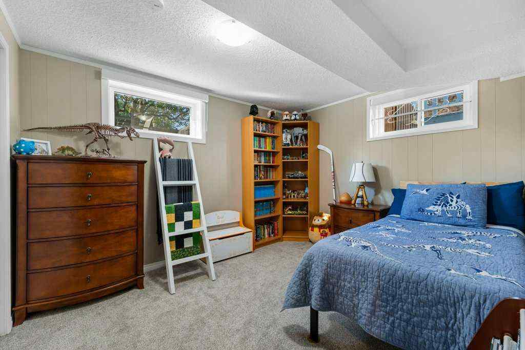 MLS® A2256414 - 1131 15 Avenue NE in Renfrew Calgary, Residential